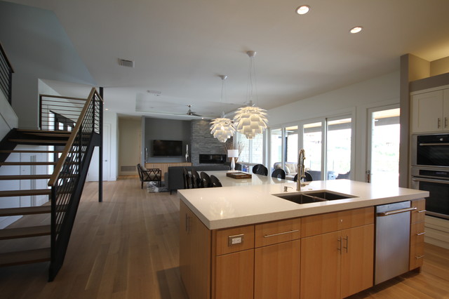 Rift & Quartered White Oak in contemporary home kitchen