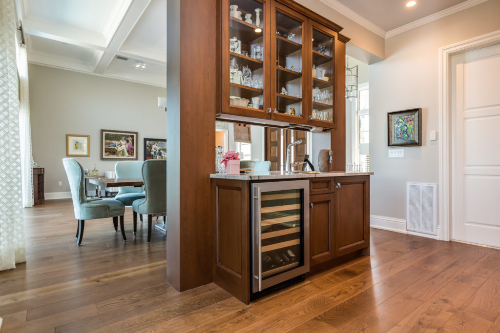 Custom White Oak Floors in Contemporary Bar